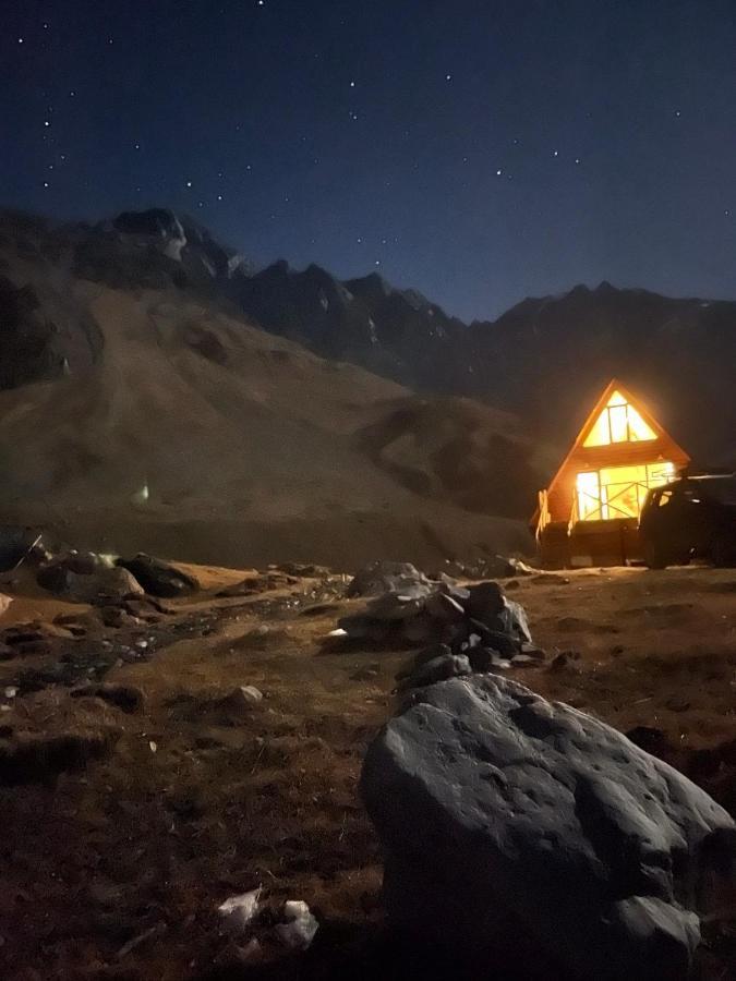 Alone Cottage Kazbegi Exterior photo