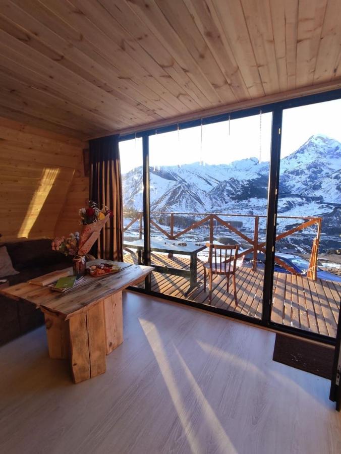 Alone Cottage Kazbegi Exterior photo