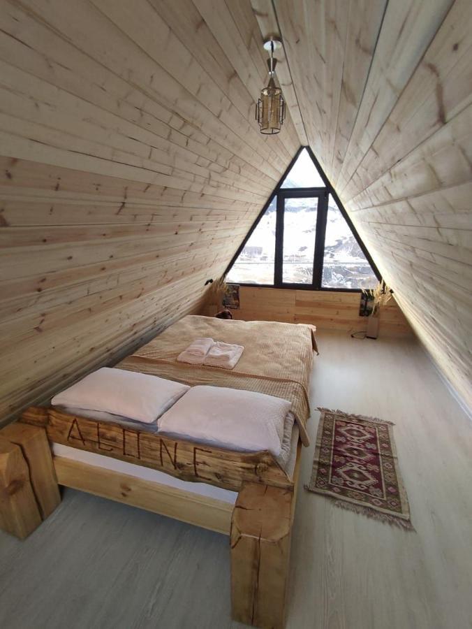 Alone Cottage Kazbegi Exterior photo