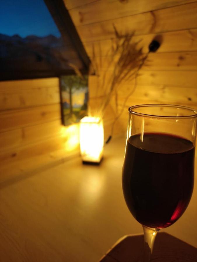Alone Cottage Kazbegi Exterior photo