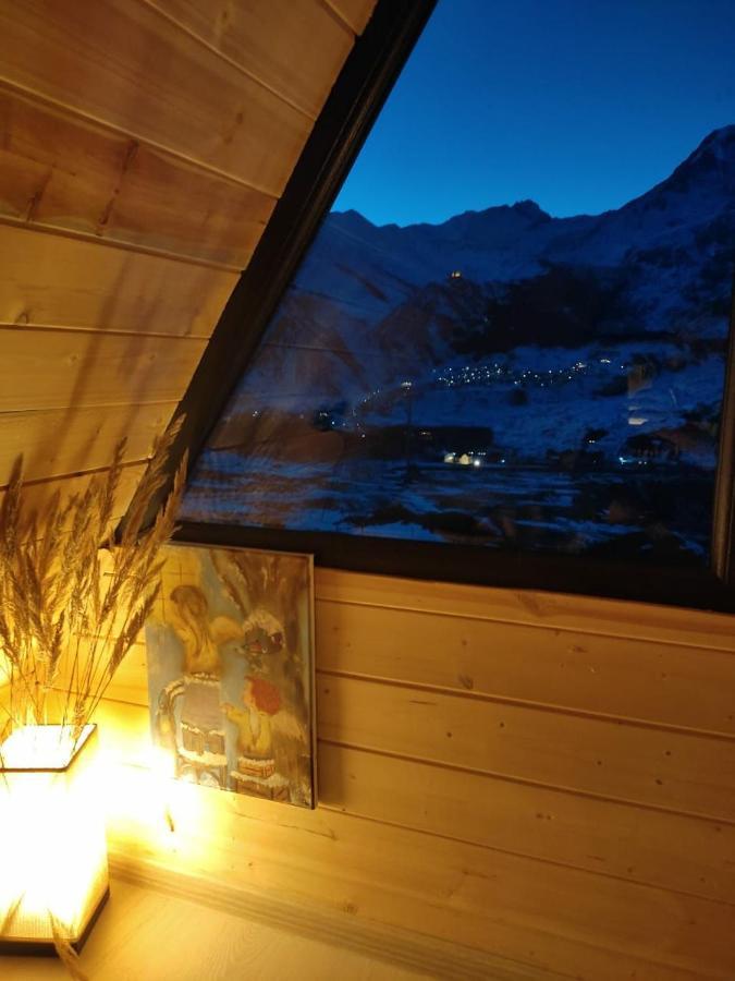 Alone Cottage Kazbegi Exterior photo