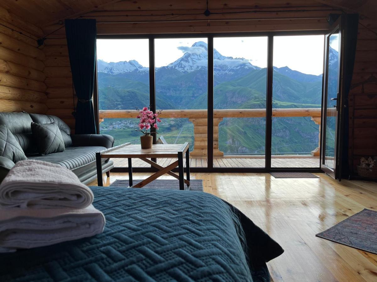 Alone Cottage Kazbegi Exterior photo