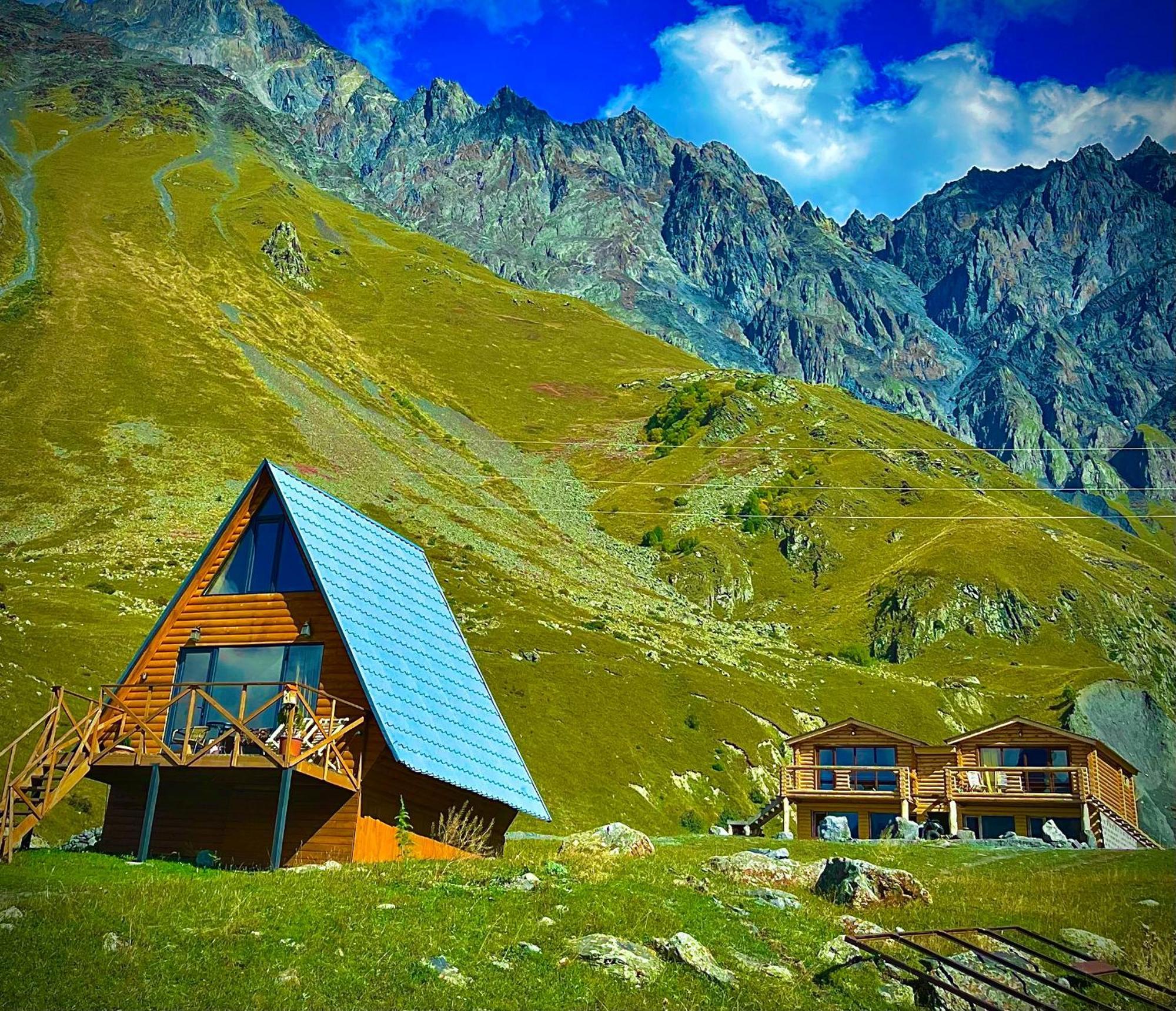 Alone Cottage Kazbegi Exterior photo