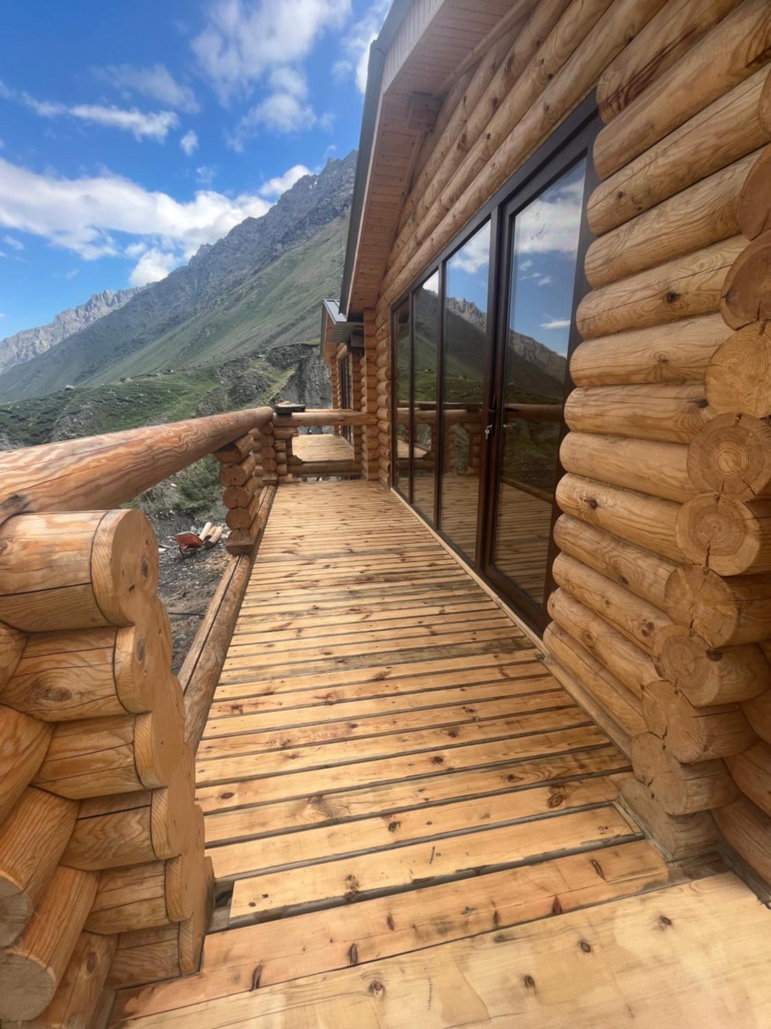 Alone Cottage Kazbegi Exterior photo